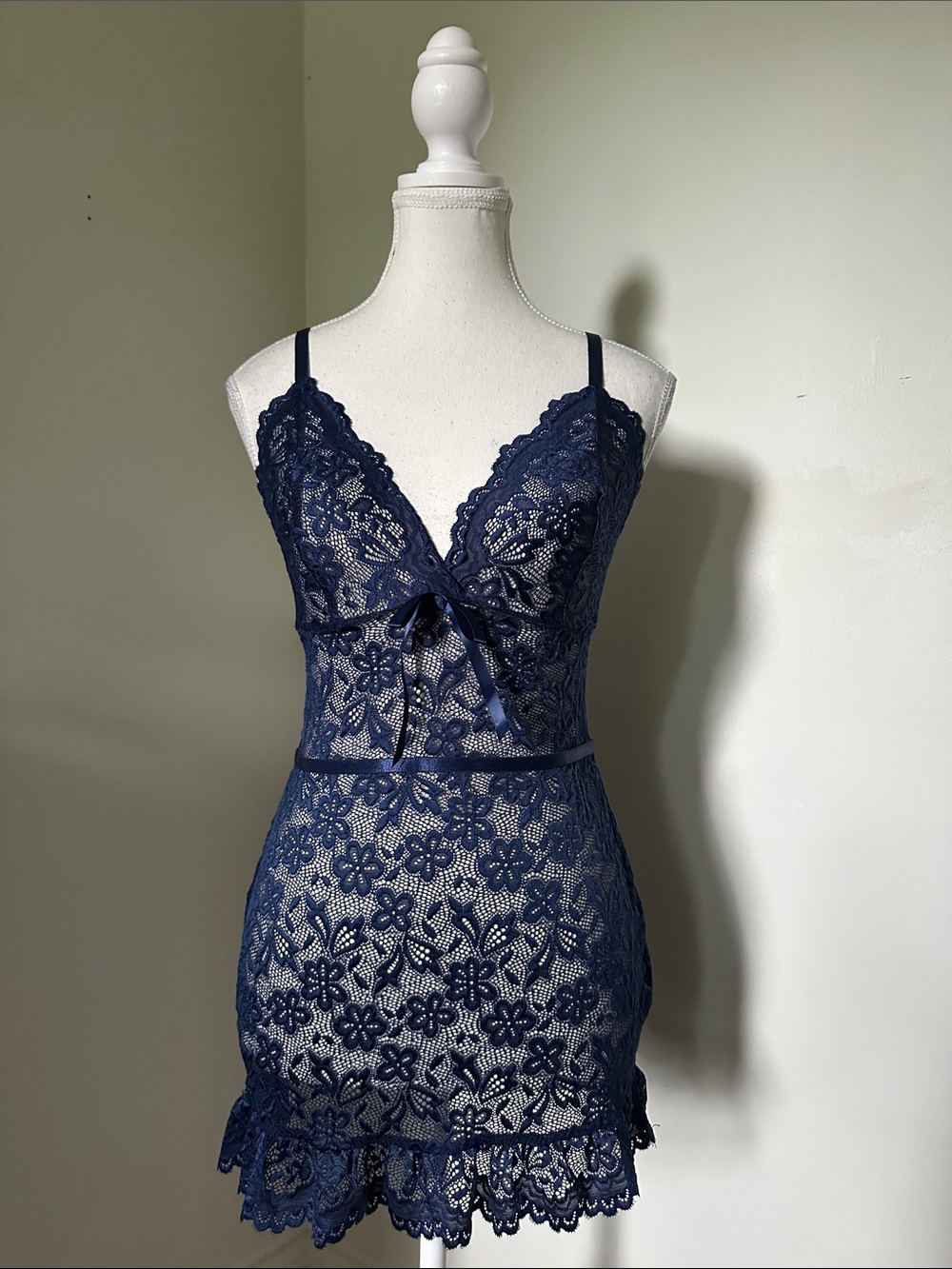 BOUTIQUE Blue Sheer Floral Lace Ruffle Hem Fitted Lingerie Mini Dress Medium
